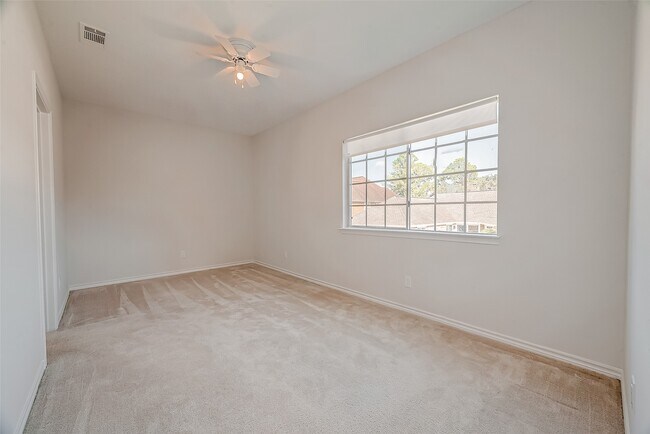 Building Photo - 2112 Limrick Dr