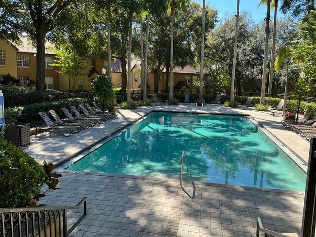 Building Photo - Spacious 2-Bedroom Loft Condo in Gated Azu...