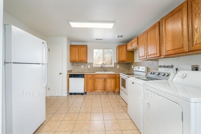 Building Photo - 1065 S 80 E