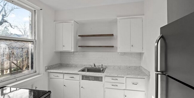 Building Photo - 1121 Myrtle Ave