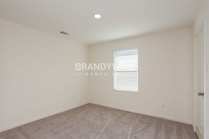 Building Photo - 2024 Harebell Dr