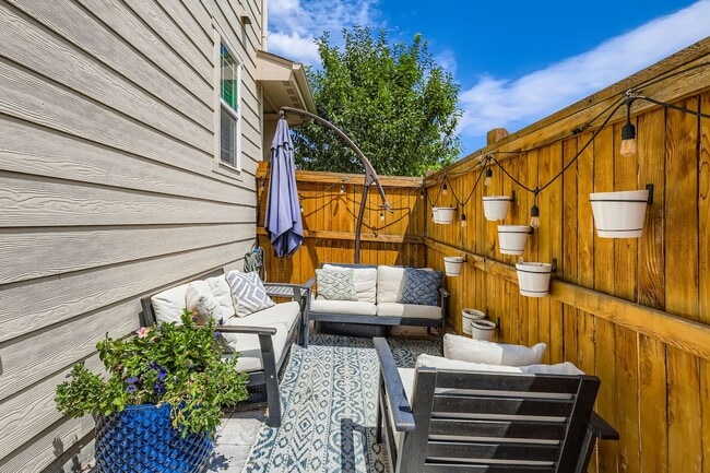 Building Photo - Welcome to this Beautifully Maintained 4-B...