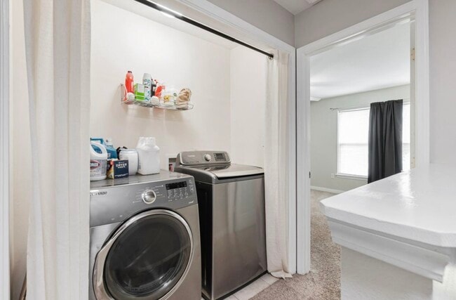 Building Photo - 17 Shell Ave SE