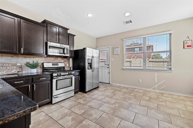 Building Photo - 13823 Double Branch Ln