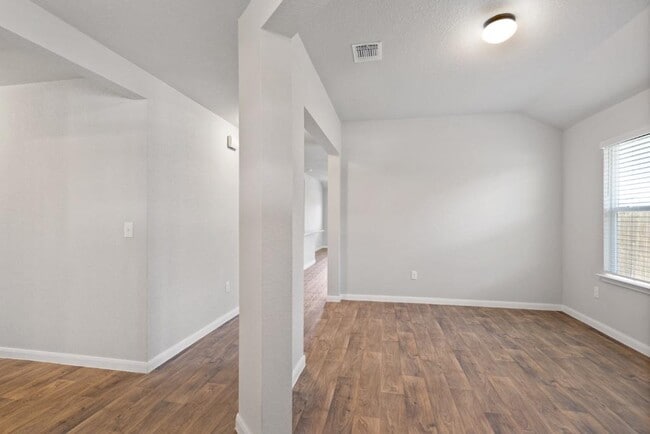 Building Photo - 1007 Pembroke Ct