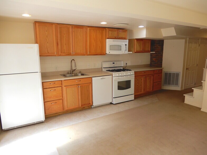 Building Photo - 811 NW 59th St