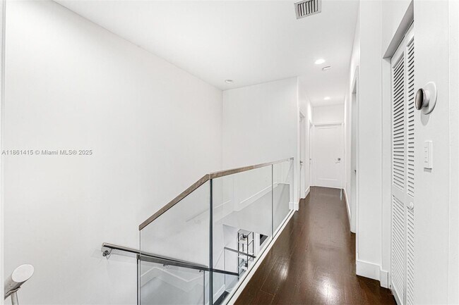 Building Photo - 3053 Orange St