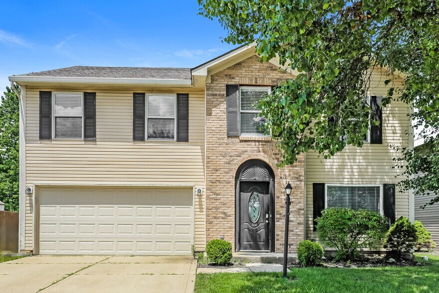 Primary Photo - 304 E Pine Ridge Dr