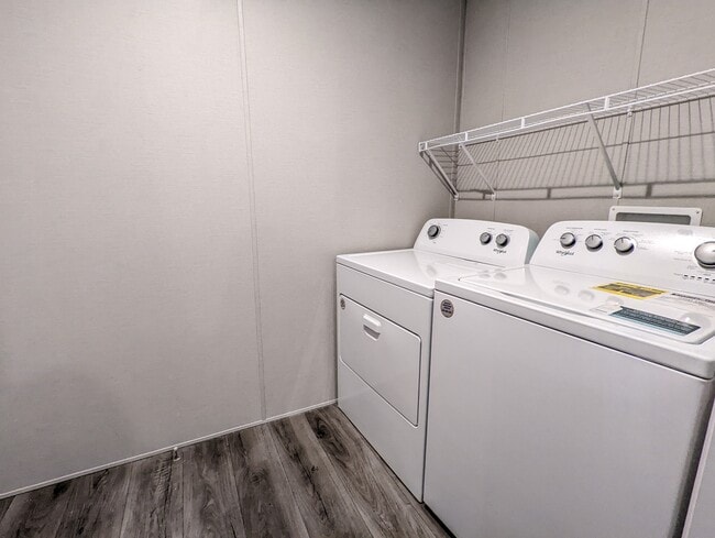 Building Photo - 677 Oregon St