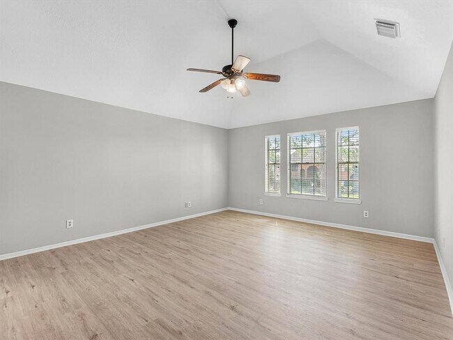 Building Photo - 1227 Lake Estates Ct