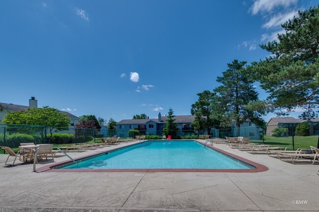 Building Photo - 310 Newport Ln
