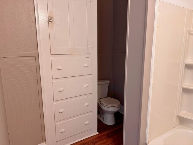 Building Photo - 1710 Monroe St