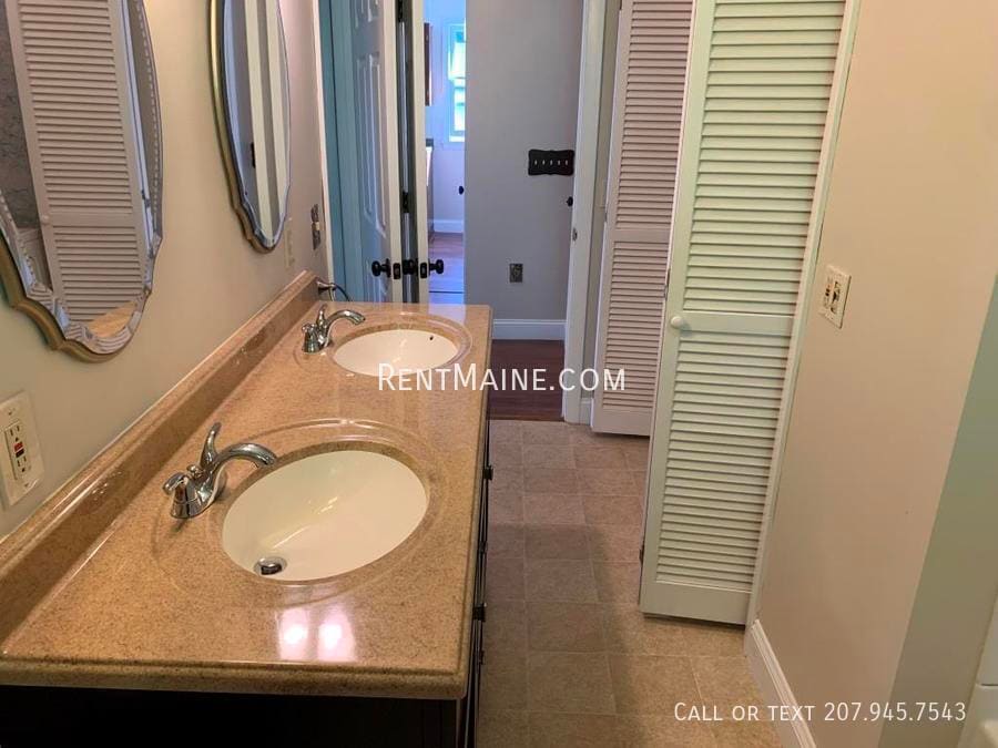 Building Photo - 198 Main Rd N