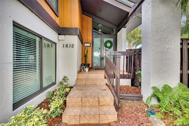 Building Photo - 1610 W Sandpiper Cir