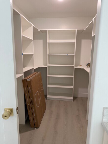 Building Photo - 266 S 1400 W