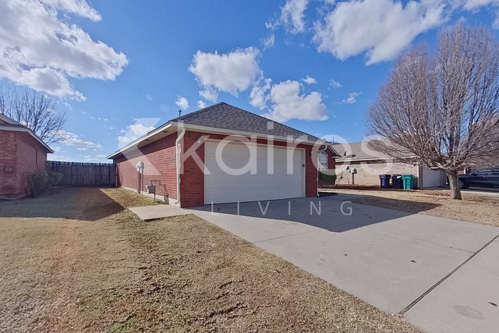 Building Photo - 704 SW 161st St