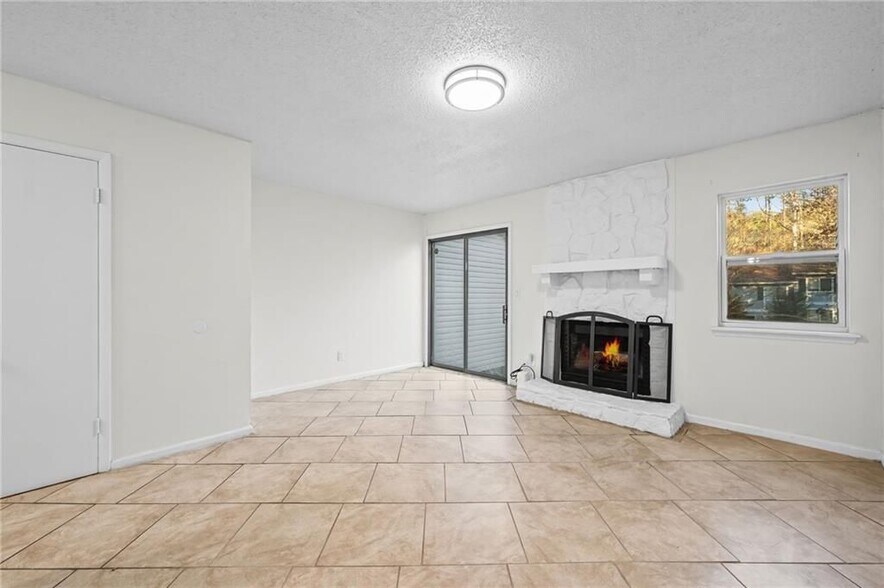 Building Photo - 579 Northridge Crossing Dr