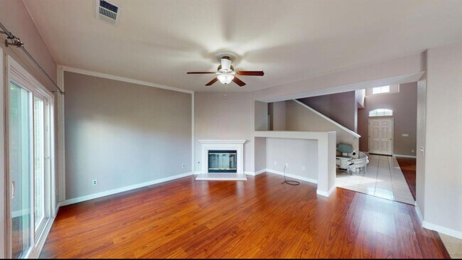 Building Photo - 2638 E Skyview Ave