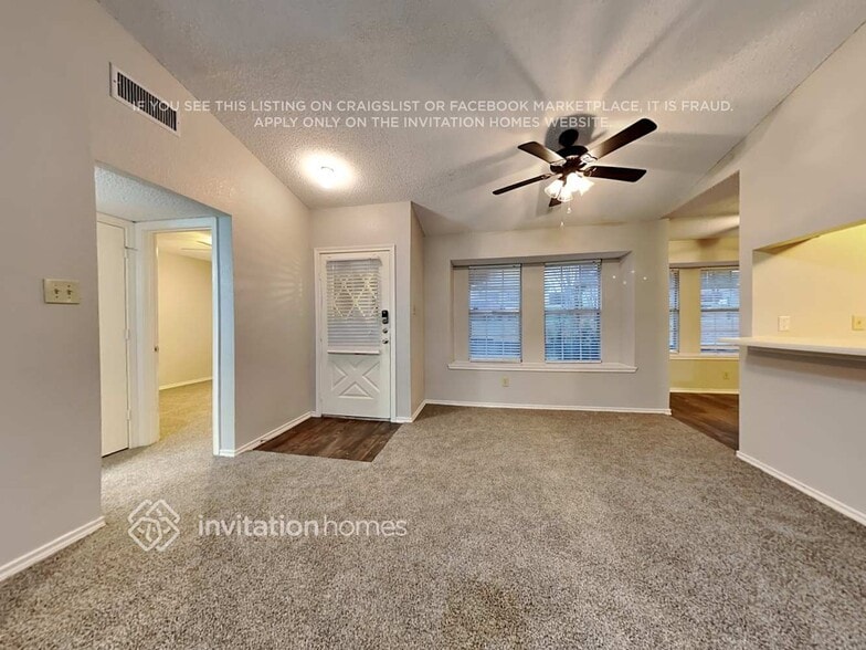 Building Photo - 2506 High Hollow Dr