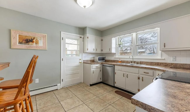 Building Photo - Charming 3 Bedroom in Overlook Heights