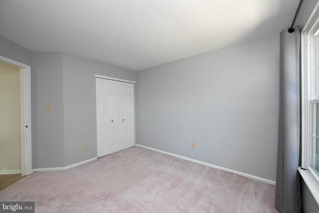Building Photo - 178 Kettlebrook Dr