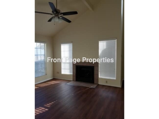 Building Photo - 1306 Danbury Square