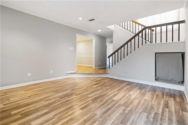 Building Photo - 694 Serramonte Dr