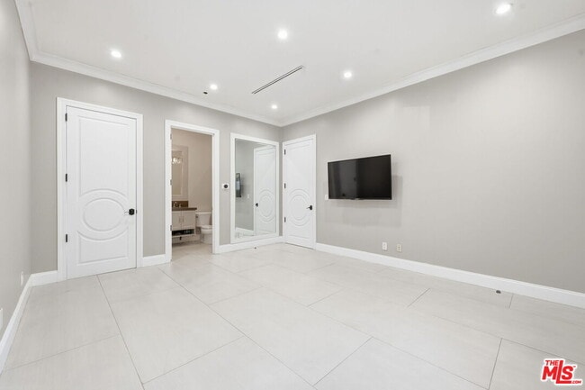 Building Photo - 12419 Erwin St