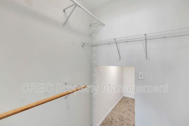 Building Photo - 9176 Maple Grove Dr