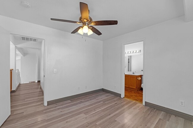 Building Photo - Beautiful 5 Bedroom/3 Bathroom Home in Eas...