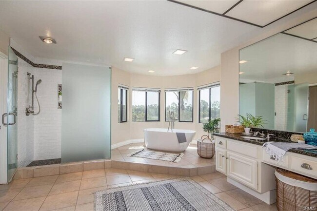 Building Photo - Furnished with Golf Course View in Laguna Niguel