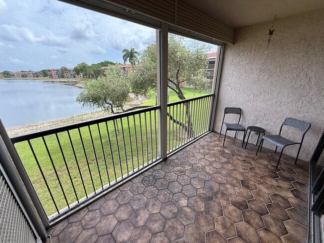 Building Photo - 6215 Coral Lake Dr