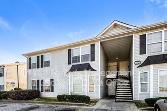 Building Photo - 1702 Stonehaven Cir