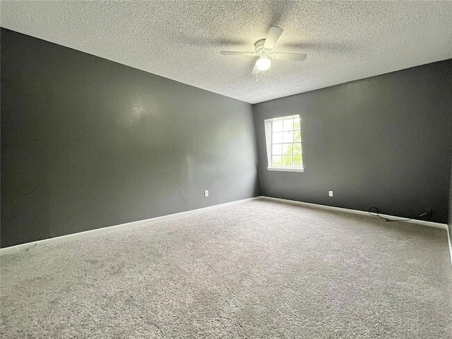Building Photo - 5030 Meandering Ln