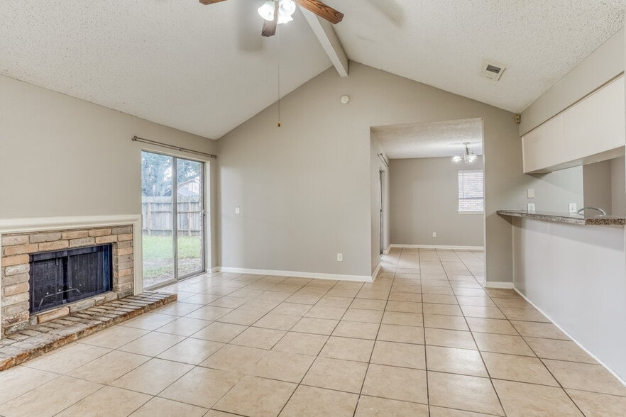 Building Photo - 19523 Elmtree Estates Dr