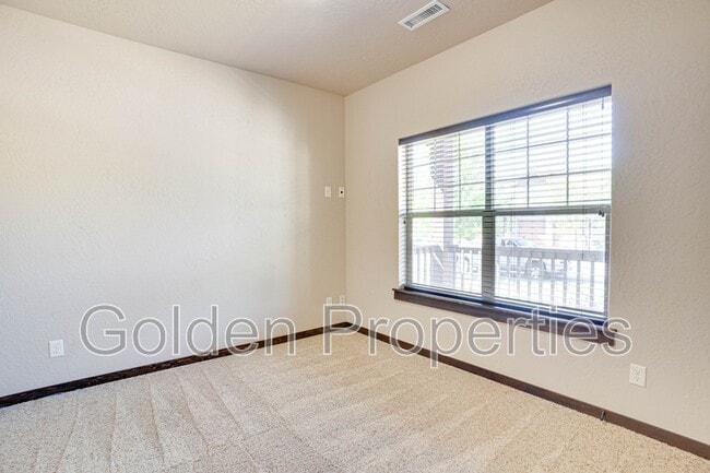 Building Photo - 2636 W Renoir Dr