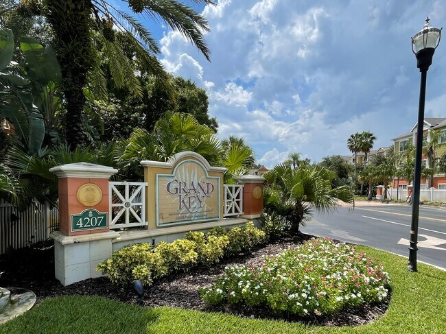 Building Photo - 4207 S Dale Mabry Hwy