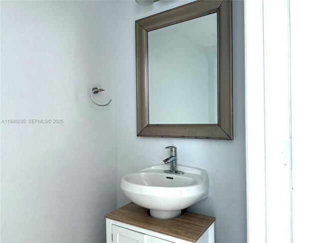 Building Photo - 60 SW 13th St