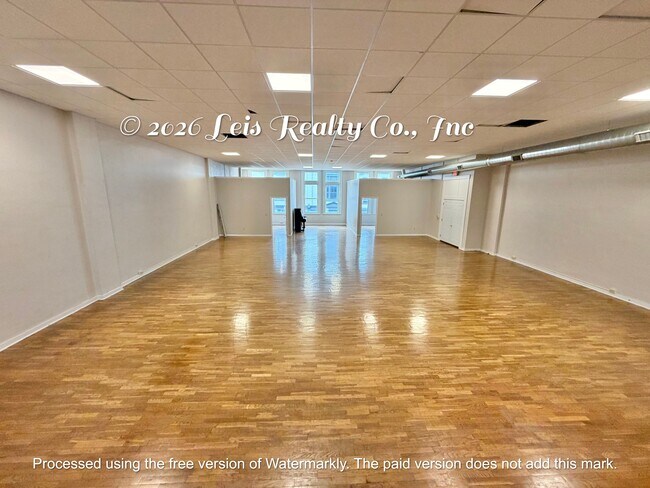 Building Photo - 7 E Main St