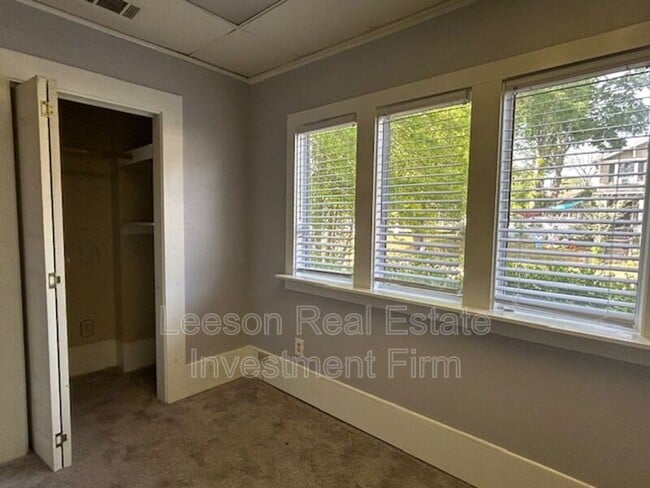 Building Photo - 403 Merrick St