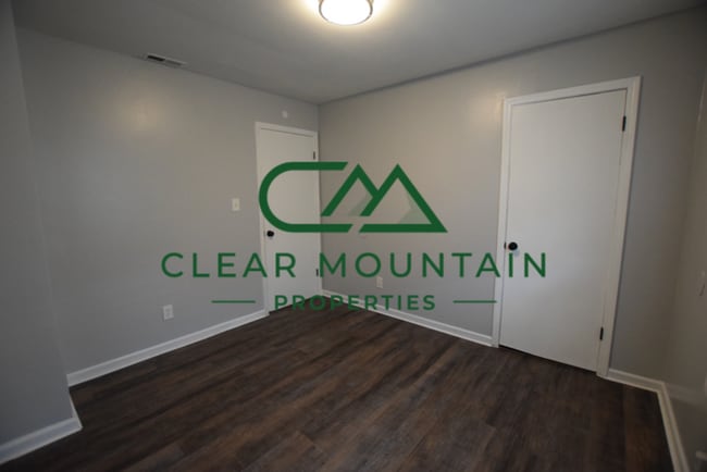 Building Photo - Move-in Special! Limited-Time Leasing Offer