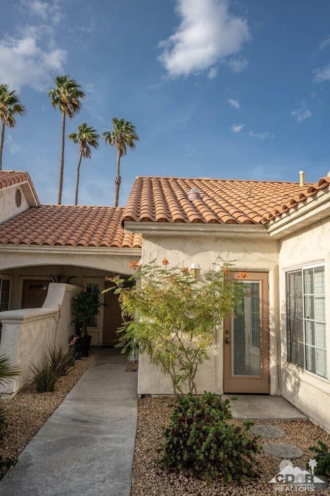 Building Photo - 252 Desert Falls Dr E