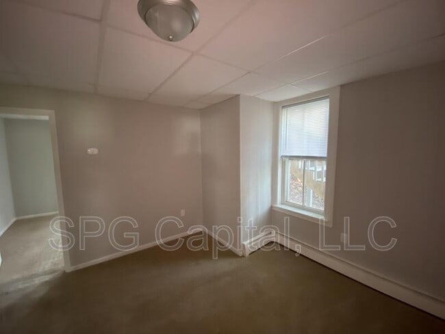 Building Photo - 130 S Main St