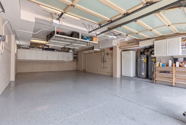 Building Photo - 207 42nd St