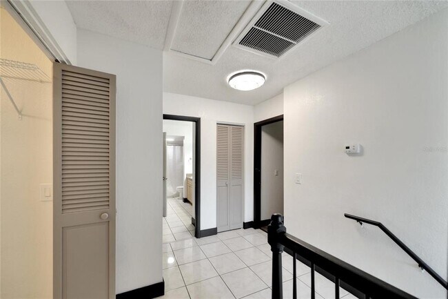 Building Photo - 6301 Newtown Cir