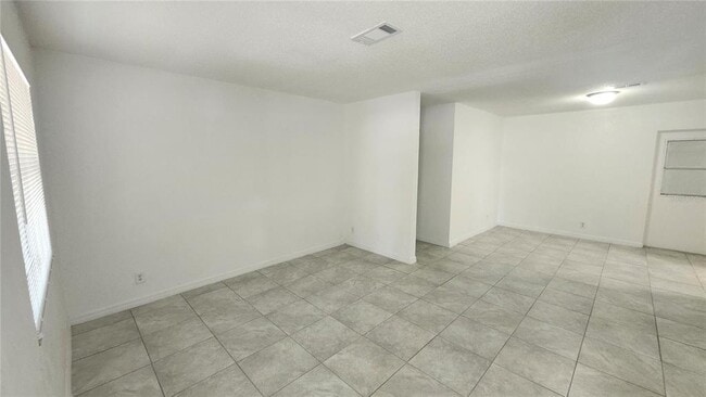 Building Photo - 1079 N Gertrude Ct