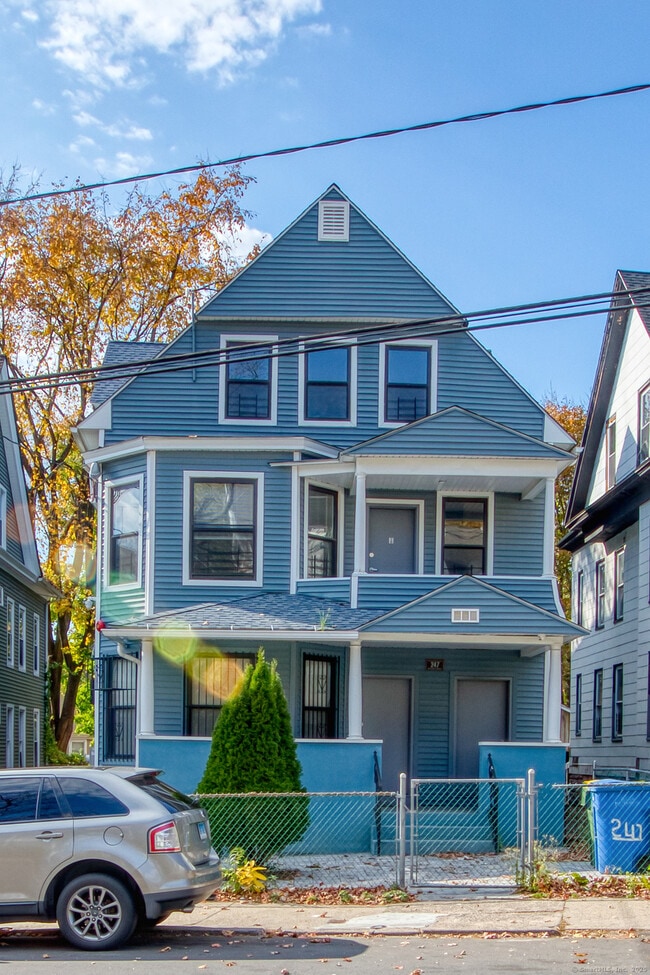 Building Photo - 247 Willow St