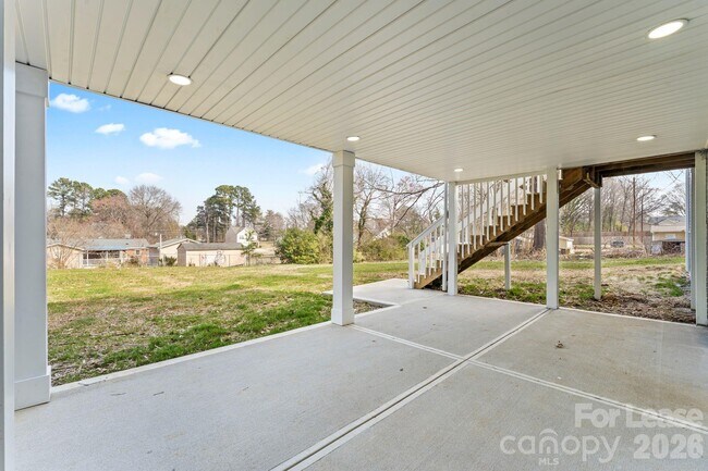 Building Photo - 612 Westway Dr