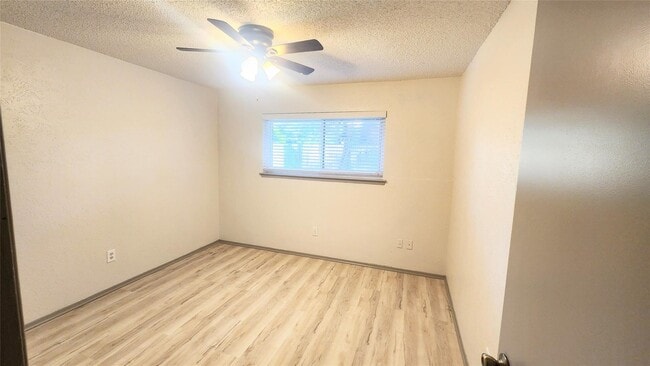 Building Photo - 22422 Deville Dr