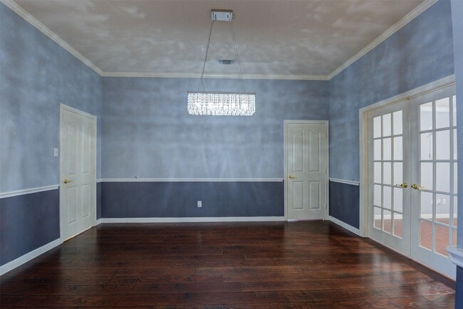 Building Photo - 3403 Kerr Ln